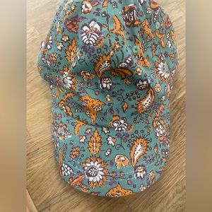 Universal thread Hat